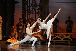 Yosvani Ramos and Leanne Stojmenov dance with The Australian Ballet The Australian Ballet's Leanne Stojmenov and Yosvani Ramos