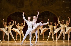 Nehemiah Kish and Zenaida Yanowsky in Raymonda Act III, The Royal Ballet The Royal Ballet's Nehemiah Kish and Zenaida Yanowsky