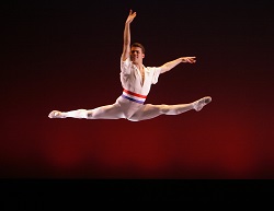 Award winning ballet dancer Aaron Smyth Dancer Aaron Smyth, Jacqueline Kennedy Onassis School
