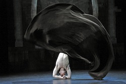 Meryl Tankard's The Oracle