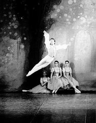 Jacques Marsa performing a pas de trios from Monte Carlo.