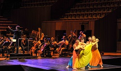 Sydney Dance Company and the Sydney Symphony Orchestra present 'Le Grand Tango'.