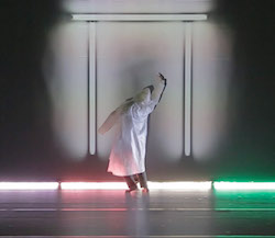 Tess de Quincey and Peter Fraser's 'MetaData'. Photo by Sam James, courtesy of Dancehouse.