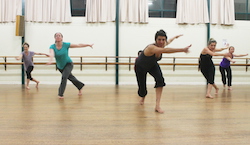 Adelaide independent choreographer Katrina Lazaroff, artistic director of OnePoint618, teaching advanced contemporary class in Glengowrie. Photo by Jo McDonald.
