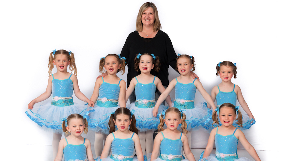 Sharon Saunders with her 2016 Ballet Kids class. Photo by Andy Banks Photography.