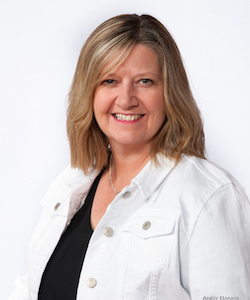 Sharon Saunders. Photo by Andy Banks Photography.