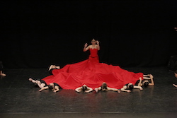 National College of Dance in an Eisteddfod performance. Photo by Winkipop.