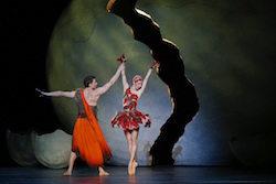 Kevin Jackson and Lana Jones in Graeme Murphy's 'Firebird'. Photo by Jeff Busby.