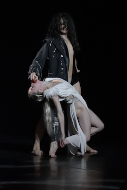 Ballet Preljocaj's 'Snow White'. Photo by Jean-Claude Carbonne.