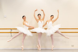 Jade Wood, Rina Nemoto and Corey Herbert. Photo by Alexandra at Jam On Your Collar.