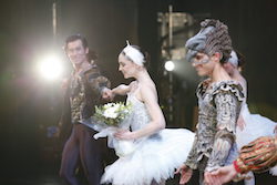 Abigail Boyle (center) in 'Swan Lake'. Photo courtesy of RNZB.