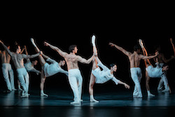 The Australian Ballet in Alice Topp's 'Aurum'. Photo by Daniel Boud.
