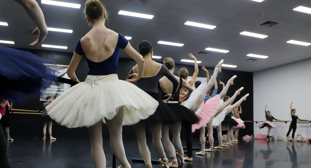 Queensland Ballet in rehearsal for 'Études'. Photo by Stephanie Do Rozario.
