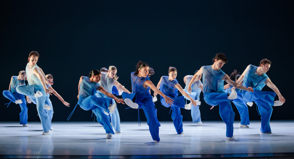Sydney Dance Company in Tra Mi Dinh's 'Somewhere between ten and fourteen.' Photo by Daniel Boud.