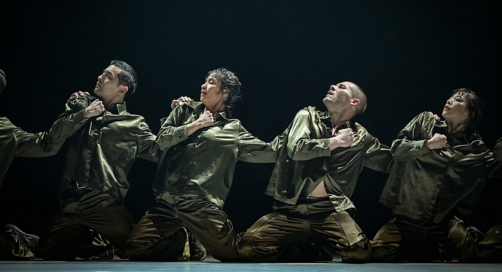 Fran Diaz's 'The Mass Ornament.' Photo courtesy of Hessisches Staatsballet.
